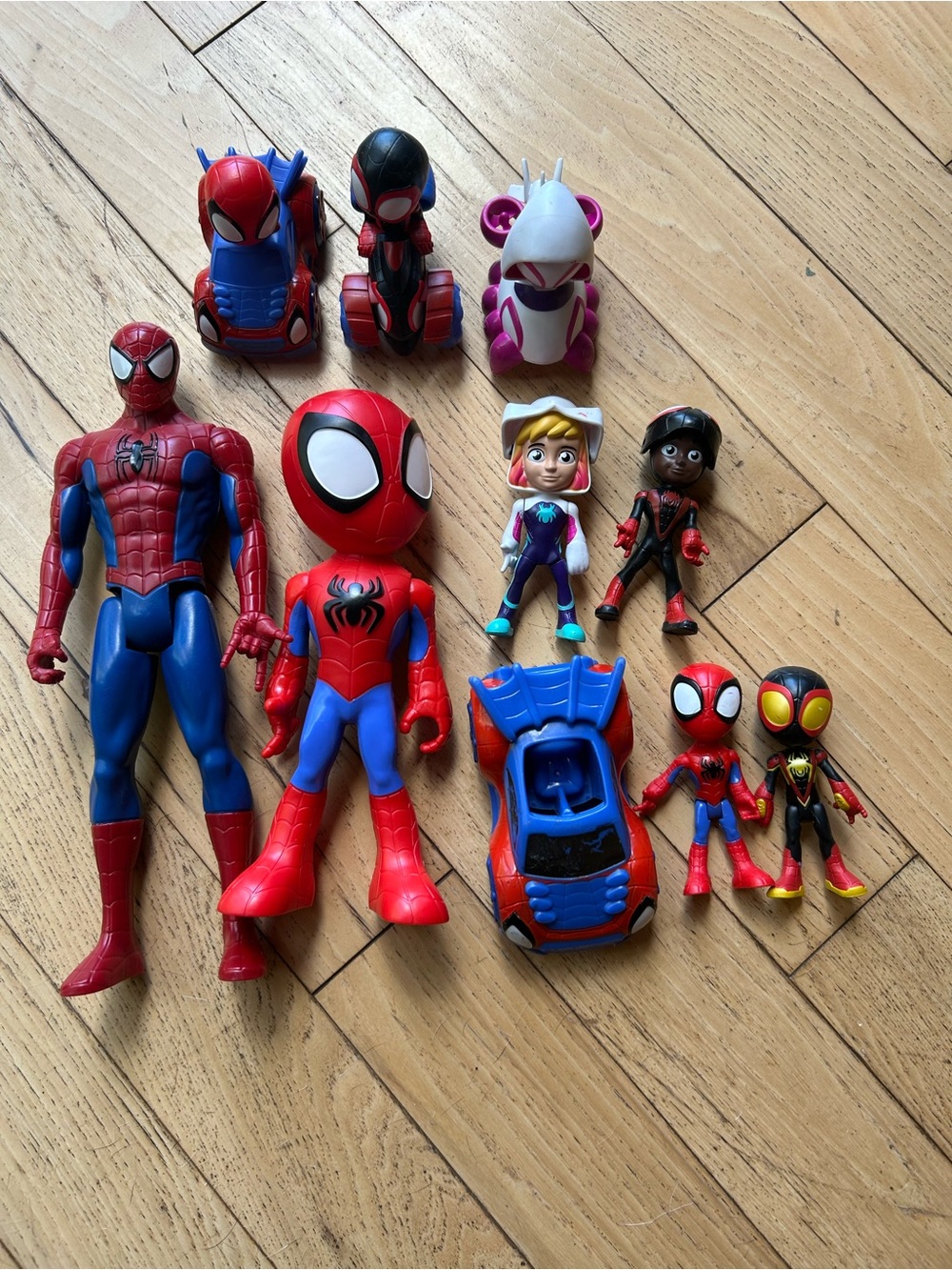 Assortment of Spidey and friends & Spider-Man figurines.